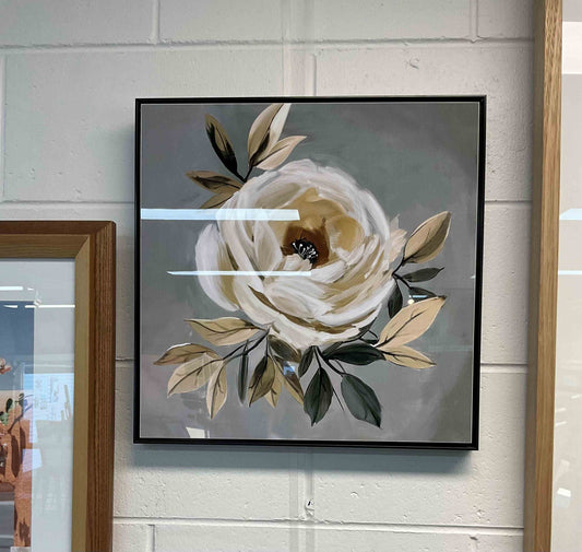 Flower gloss metal print framed